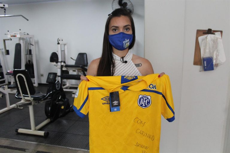 Ex-aluna de Fisioterapia da Uniara atua no time vice-campeão brasileiro e na seleção brasileira feminina de futebol