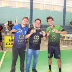 foto02 Victor, melhor goleiro, Felipe, melhor treinador, e Bruno, melhor central da Liga Regional de Handebol de São Manuel
