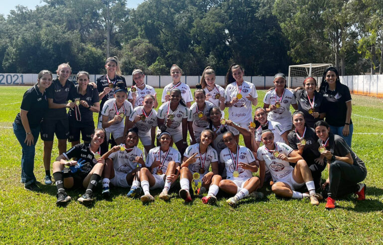 Futebol feminino da Ferroviária é campeão dos Jogos Regionais￼