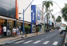 Comércio de Araraquara terá horário especial no feriado de Tiradentes