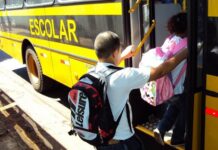 Prefeitura alega que atraso dos ônibus da Paraty gerou superlotação de coletivo dos alunos do CEC Alessio