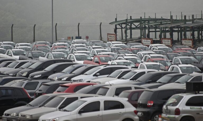 Mais de 2,6 milhões de veículos já estão licenciados em 2026 em SP