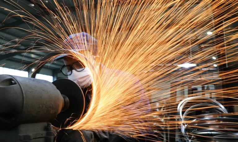 Atividade econômica brasileira cresce 2,5% em 2025