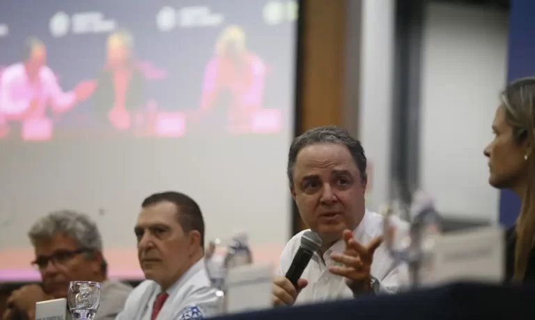Procedimento “foi um sucesso” e presidente Lula já está conversando