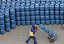 Gás gratuito chega a 1 milhão de famílias a partir de segunda-feira