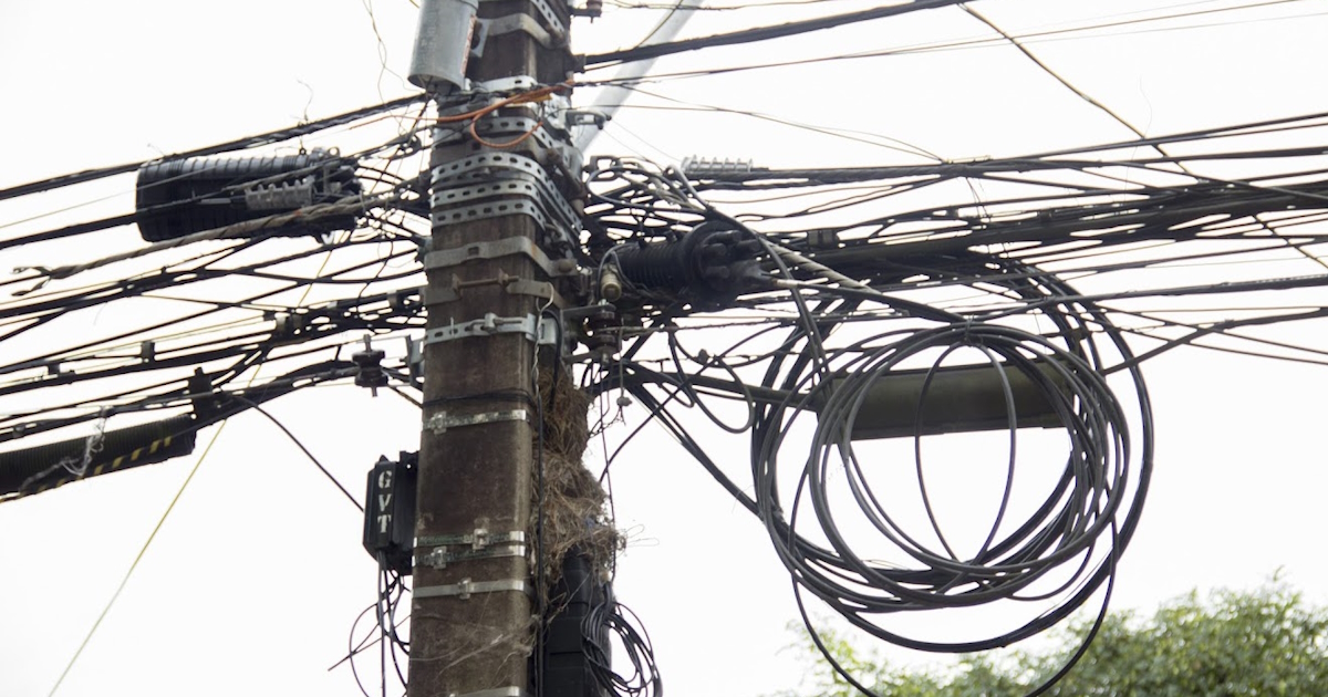 Fiscalização de fiações soltas em vias públicas de Araraquara é pedida em documento_Foto_Câmara Cascavel