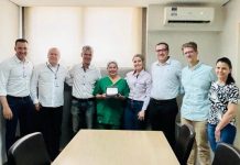 Equipe do Centro Cirúrgico da Santa Casa recebe placa de homenagem ereconhecimento pelo trabalho realizado nos mutirões de cirurgias