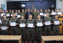 Diploma Valor Militar é entregue na Câmara a atiradores e monitores do Tiro de Guerra