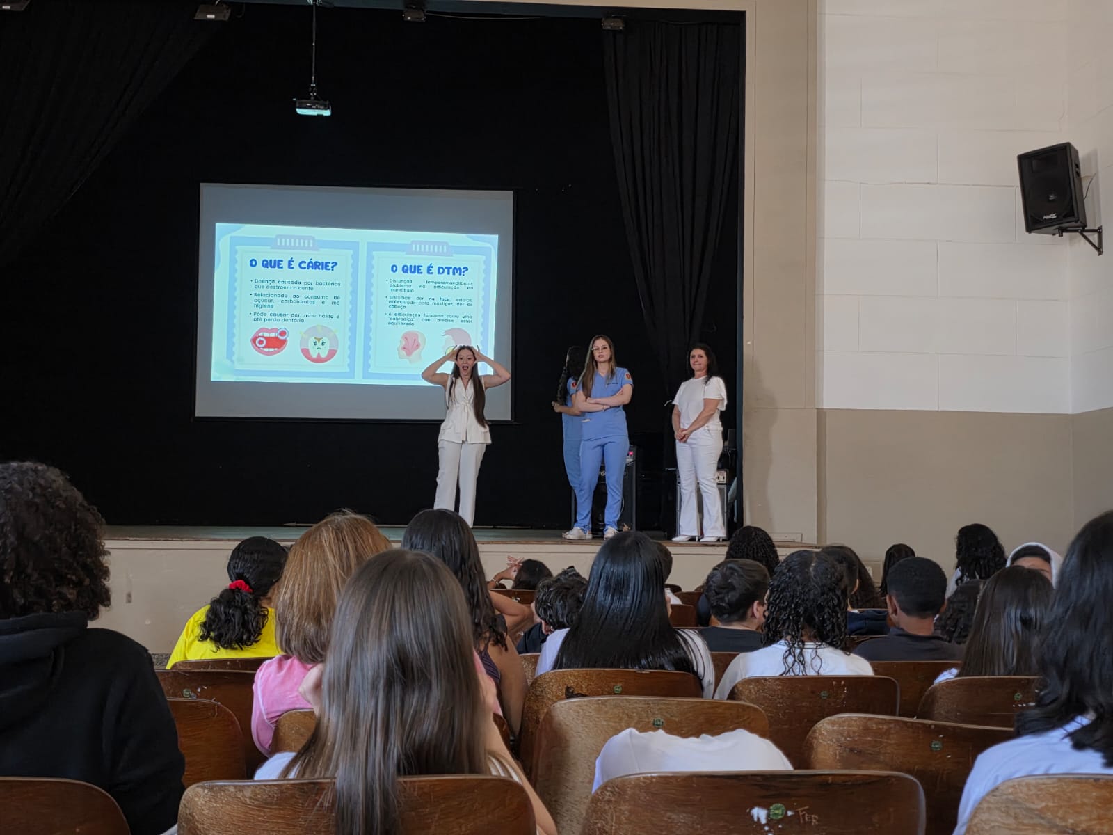 Palestra do segundo ano de Odontologia no EEBA - Arquivo Adriana Simionatto Guinesi (3)