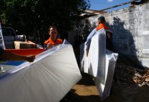 Prefeitura intensifica apoio às famílias atingidas pelas chuvas com entrega de kits de ajuda humanitária