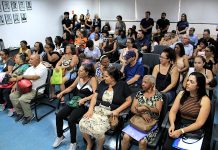 78 famílias recebem Termos de Quitação de moradias no Jardim Adalberto Roxo