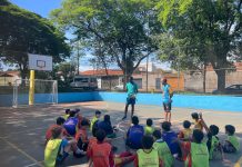 Projeto “Legal é Prevenir” recebe visita de Miguel Soares, goleiro da Ferroviária