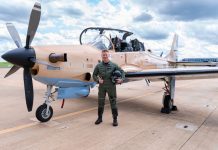 Militares poloneses visitam a Embraer de Gavião Peixoto