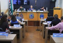 Câmara revoga lei que regulamentava instalação de anúncios luminosos