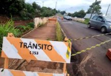 Queda de parede de contenção e processo erosivo motivaram interdição parcial da Ponte Domingos Zanin