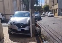 Carro não respeita sinalização e provoca colisão no Centro de Araraquara