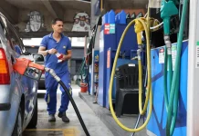 Governo fixa subvenção à gasolina em R$ 0,44 por litro