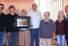 Exemplo para moradores do Jardim Aclimação, Ovídio Rodrigues recebe Título de Cidadão Araraquarense