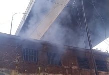 Pessoas em situação de rua colocam fogo em vagão de trem abandonado