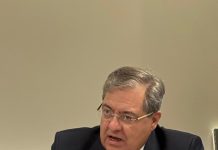 Fernando Passos, da Uniara, recebe título de Cidadão Boa-esperancense
