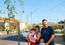 Projeto de Educação Ambiental incentiva alunos da rede municipal a plantar árvores