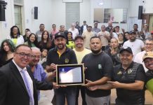 Por trabalho esportivo e social, Viela Futebol Clube recebe Diploma de Honra ao Mérito
