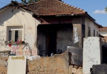 Imóveis abandonados na Rua Rui Barbosa, na Vila Xavier, preocupam vizinhos