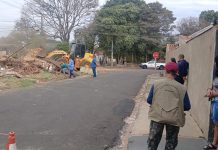 Vizinhos comemoram demolição de casas abandonadas na Vila Xavier